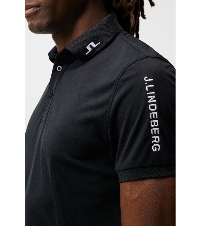 j. lindeberg j. lindeberg Tour Tech Reg Fit Golf Polo black GMJT06337 Black j. lindeberg fleeces en truien GMJT06337 licht grijs bij Leerentveldvrijetijd.nl