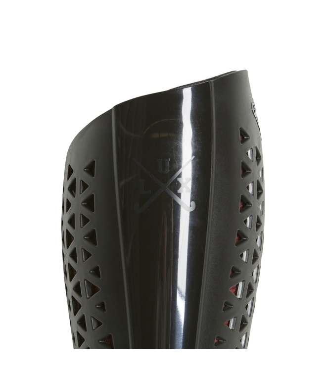 Adidas Adidas Lux scheenbeschermers black BR0273 Black Adidas bescherming BR0273 licht grijs bij Leerentveldvrijetijd.nl