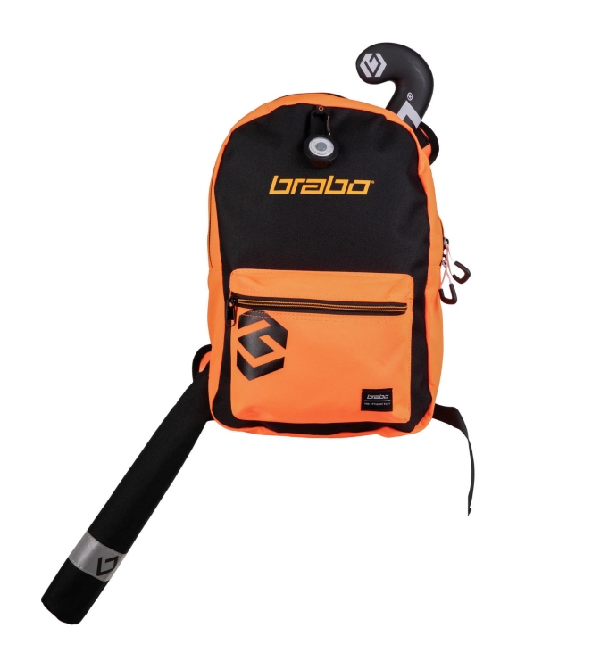Brabo Brabo BB5000 Backpack Force black/orange 319.45000.040 Black/Orange Brabo hockeytassen 319.45000.040 licht grijs bij Leerentveldvrijetijd.nl