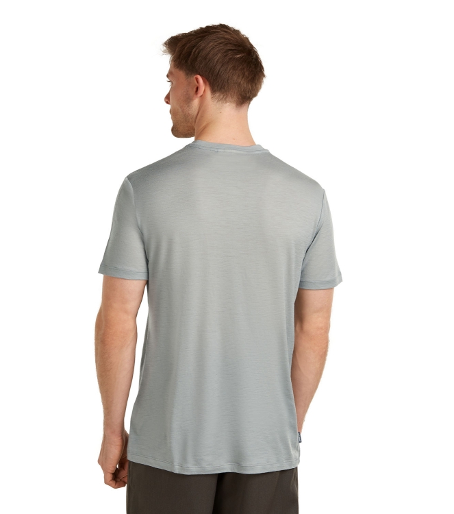 Icebreaker fleeces en truien IB0A57FL lichtblauw bij Leerentveldvrijetijd.nl