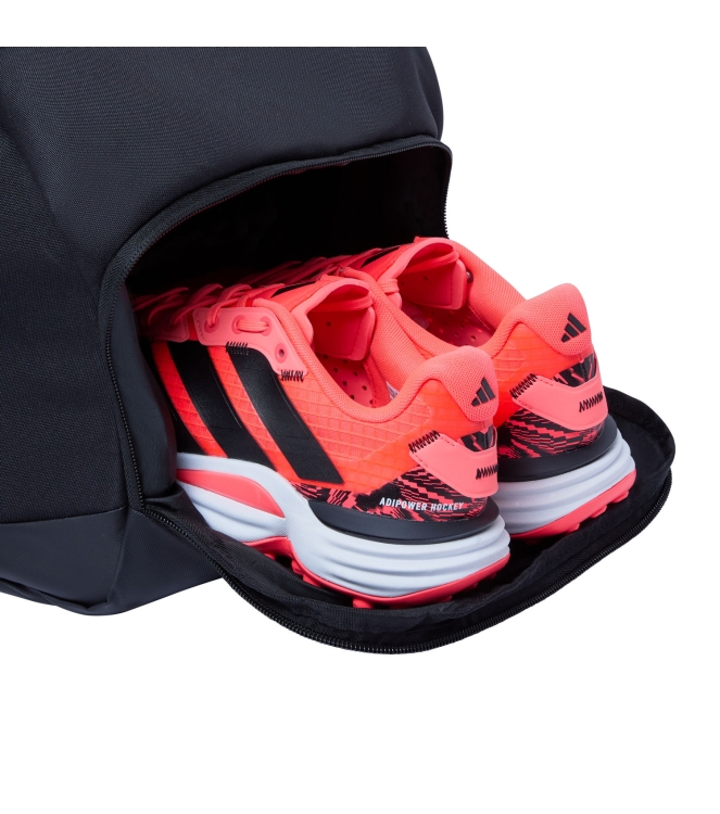 Adidas hockeytassen KM1422 licht grijs bij Leerentveldvrijetijd.nl
