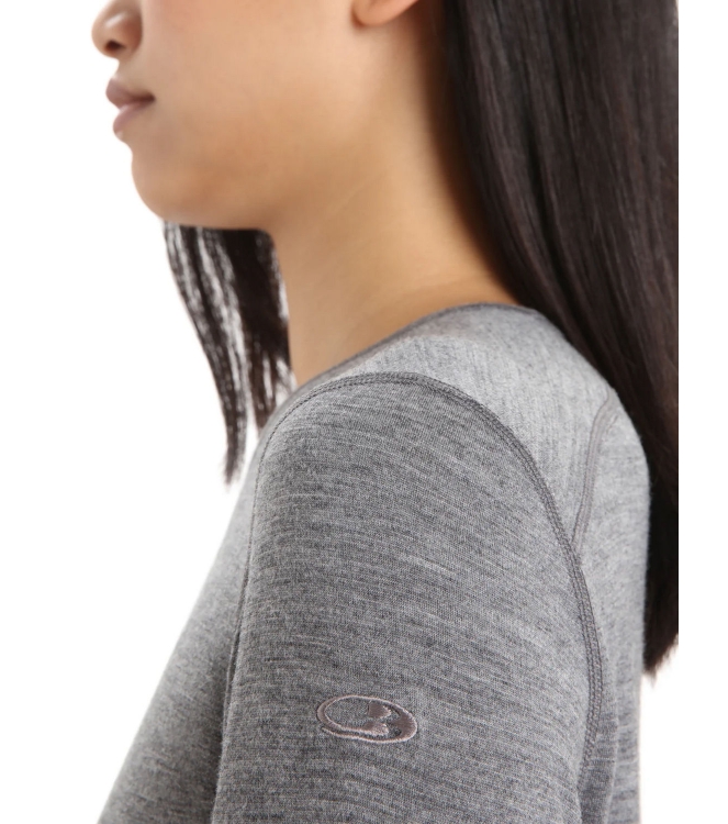 Icebreaker Icebreaker Wmns 200 Oasis LS Crewe 0131_gritstone IB104375 0131_Gritstone Icebreaker wintersportkleding IB104375 lichtblauw bij Leerentveldvrijetijd.nl