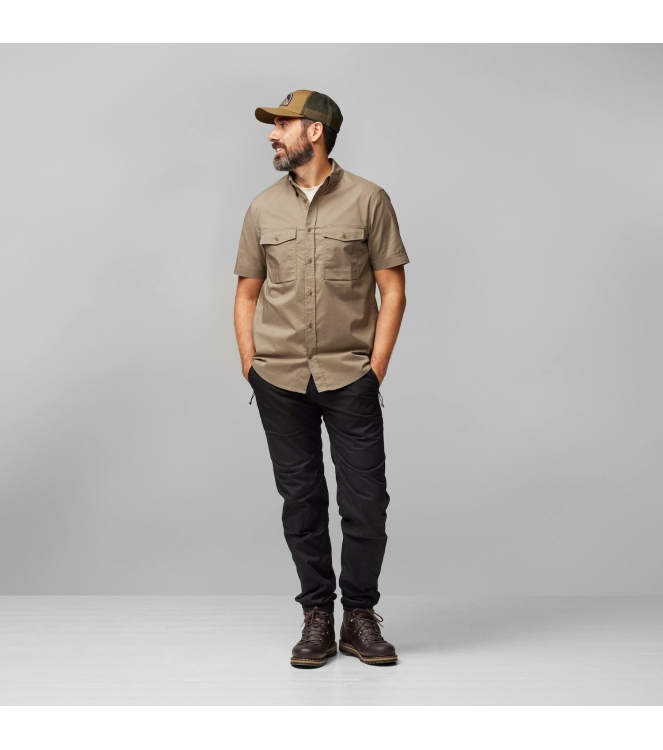 Fjällräven Fjällräven Ovik Air Stretch SS Shirt M suede brown F12600213 244 Suede Brown Fjällräven fleeces en truien F12600213 244 marine bij Leerentveldvrijetijd.nl