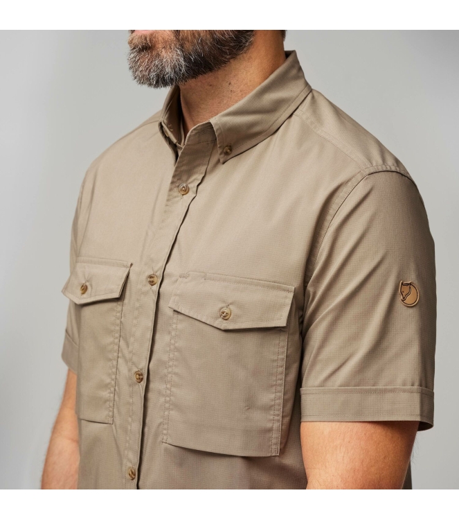 Fjällräven Fjällräven Ovik Air Stretch SS Shirt M suede brown F12600213 244 Suede Brown Fjällräven fleeces en truien F12600213 244 marine bij Leerentveldvrijetijd.nl